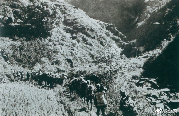 　　1947年6月，劉鄧大軍強渡黃河天險，千里躍進大別山，揭開了中國人民解放軍戰(zhàn)略進攻的序幕。