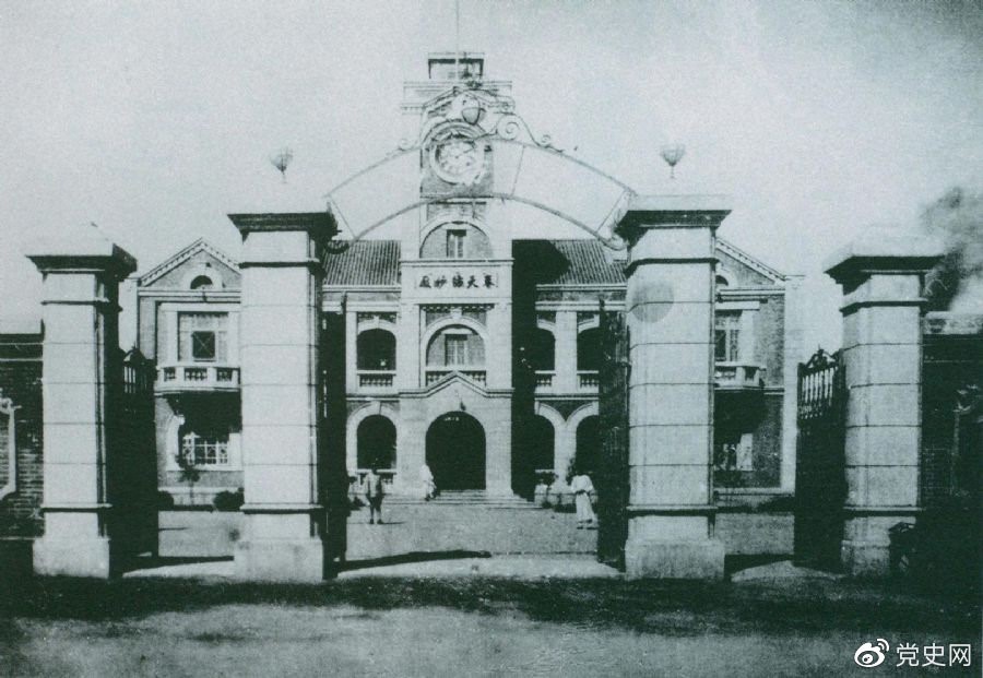 圖為中共滿洲省委舊址。1929年6月，中共中央政治局決定劉少奇任中共滿洲省委書記。7月，劉少奇到達(dá)奉天（今沈陽）赴任。